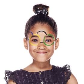 Aplikace fialové Amos barvy na obličej dítěte