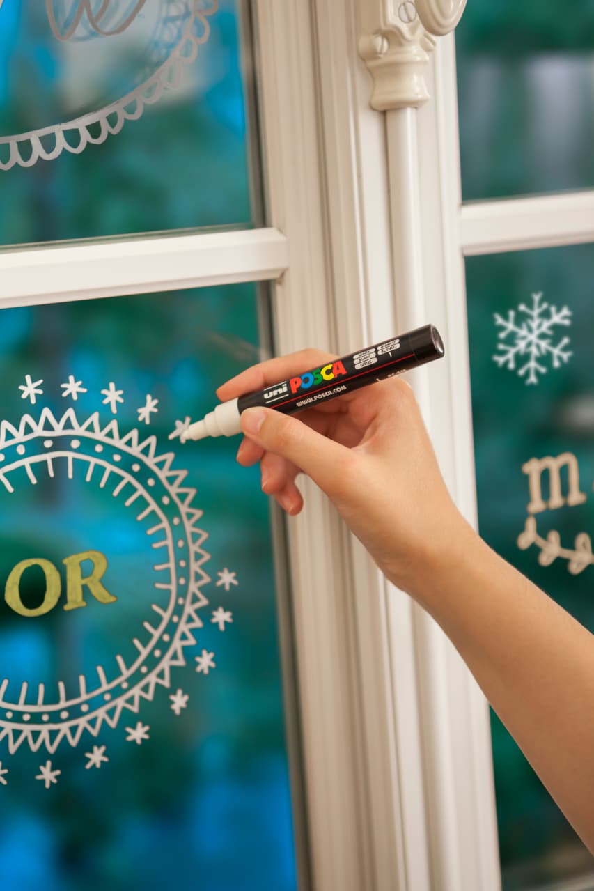 Uni Posca 3M bílý fix tenká stopa detail