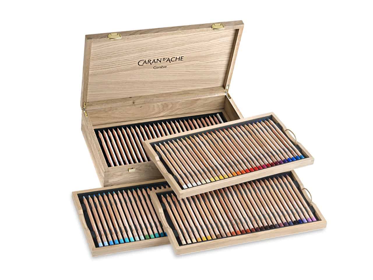 Caran d'Ache Luminance 6901 dřevěný kufřík 112 pastelky