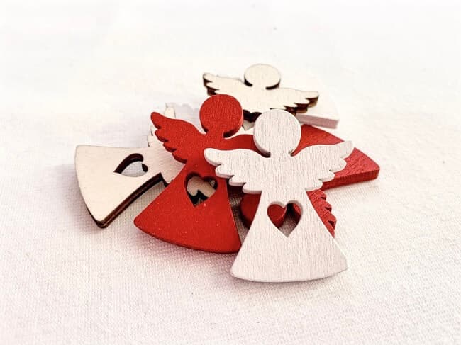 Dřevěné dekorace andílci 3cm sada 9 kusů Vánoce