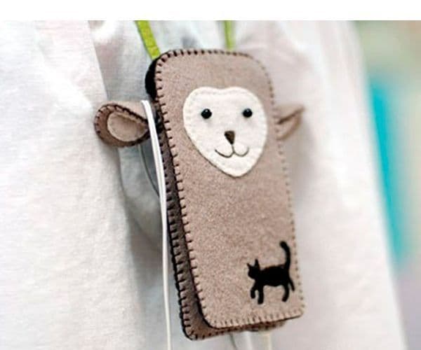 Detail textury světle hnědého filce A4 180 gramů