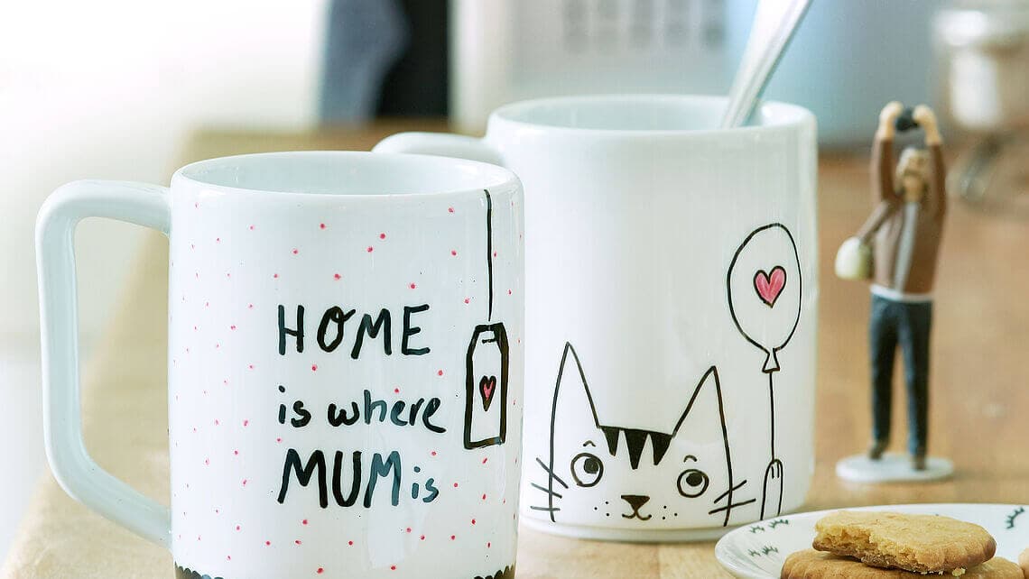 Edding 4200 černý fix boční pohled porcelán