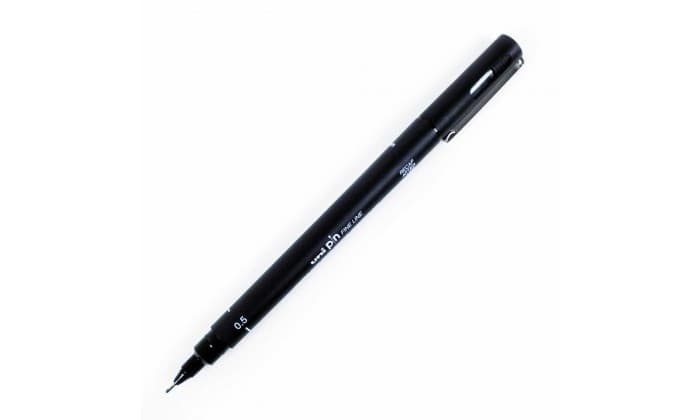 Detail hrotů UNI PIN popisovačů šedé barvy