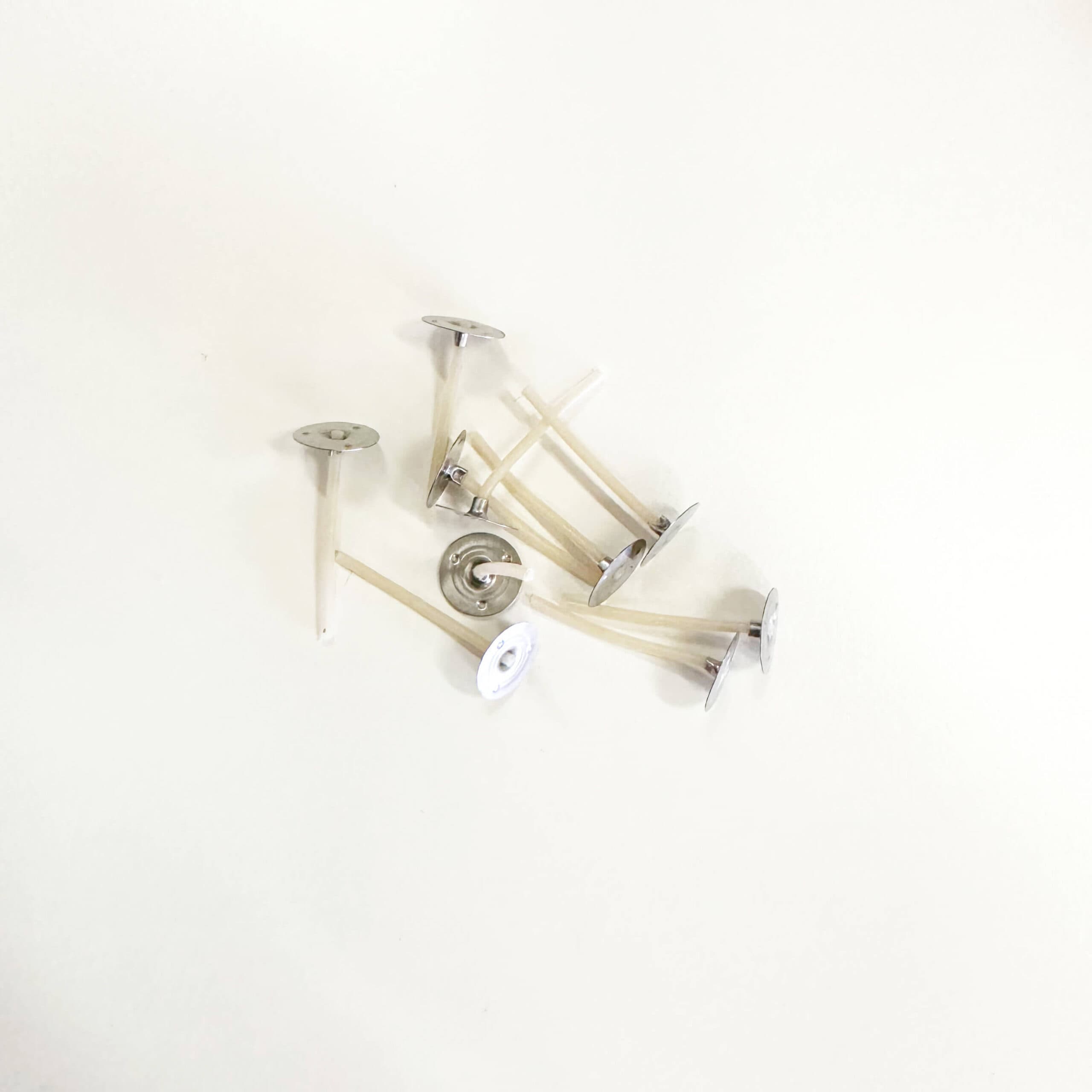 Knot voskovaný s plíškem 3,5 cm sada 10 kusů