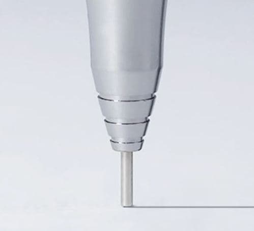 Pentel mikrotužka ORENZ bílá boční pohled štíhlá