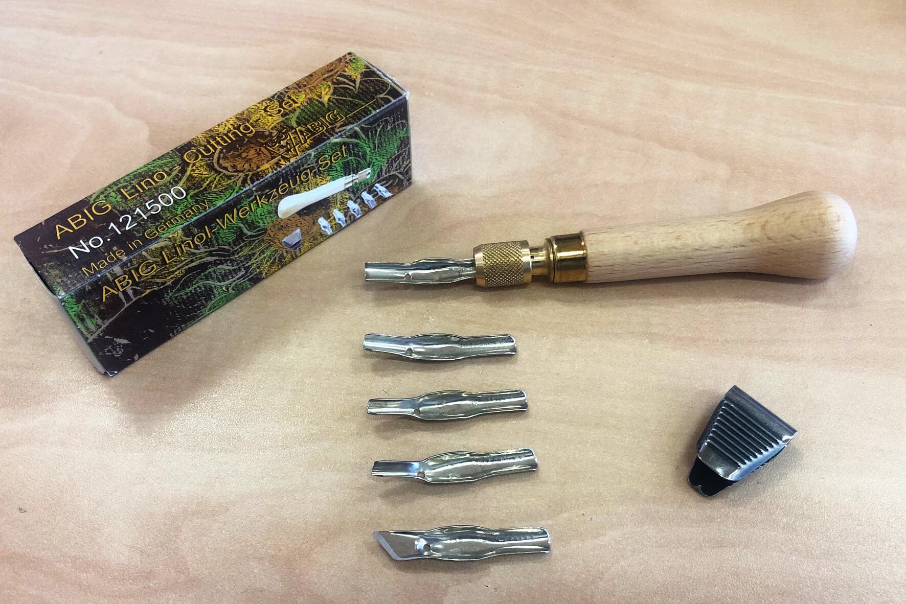 Detail rydel Abig sada nástrojů pro linoryt