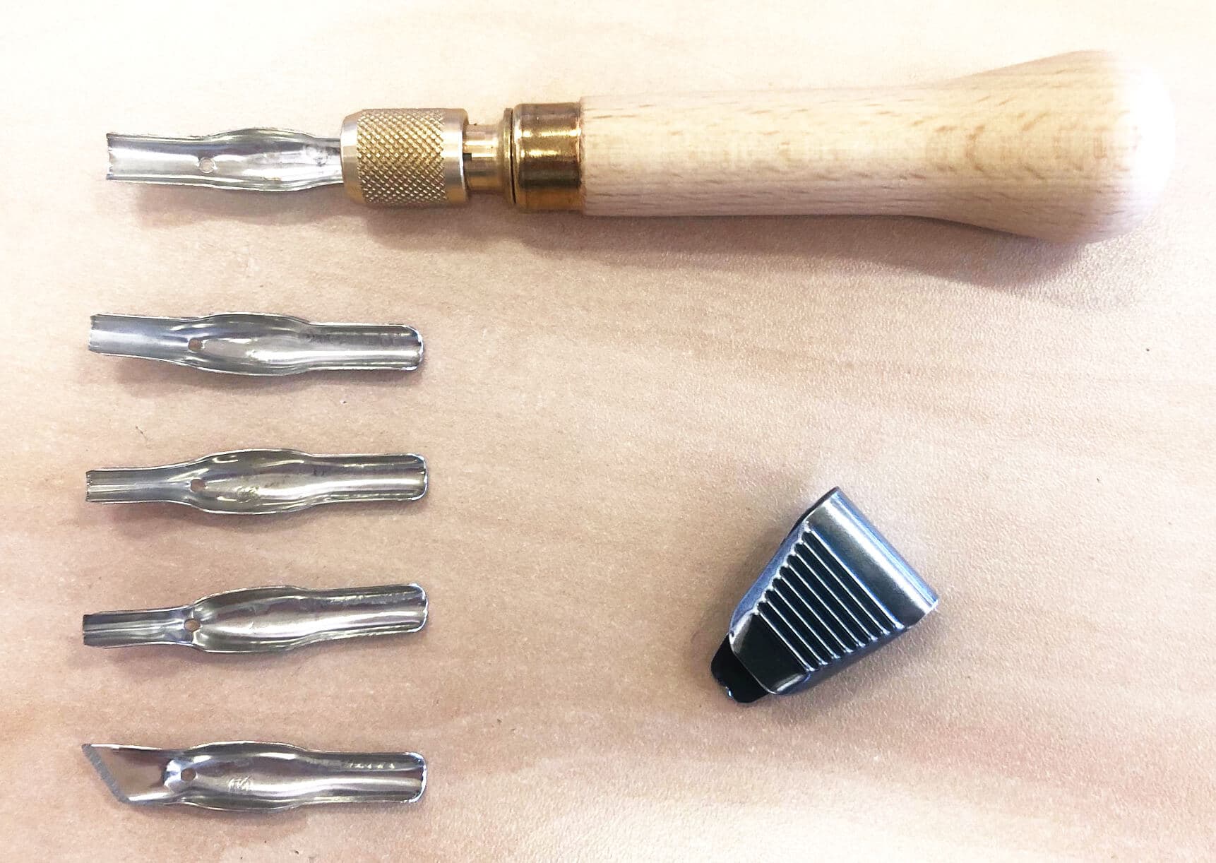 Použití sady rydel Abig 121500 při linorytu