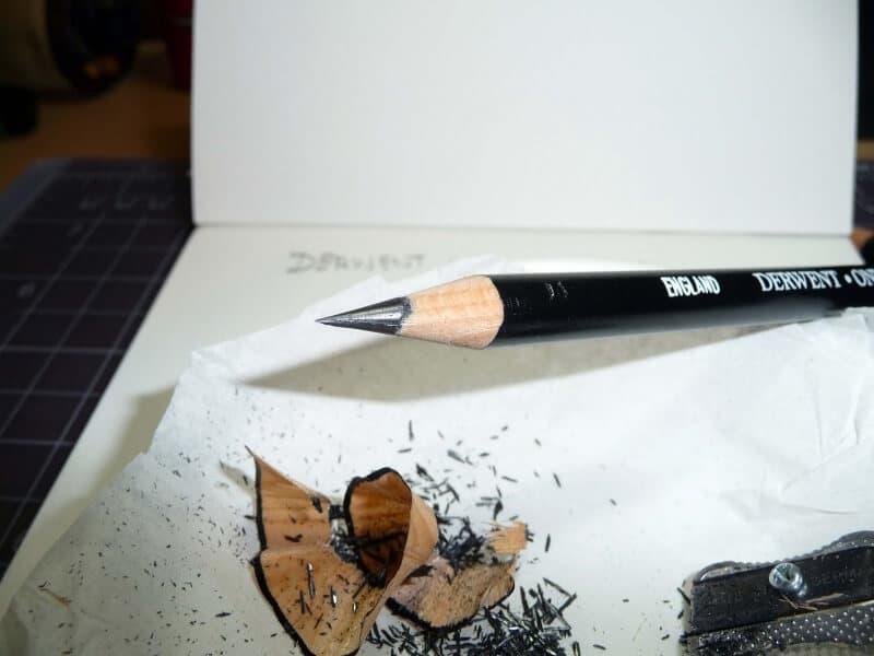 Kreslení tužkou Derwent Onyx Dark tmavý grafit