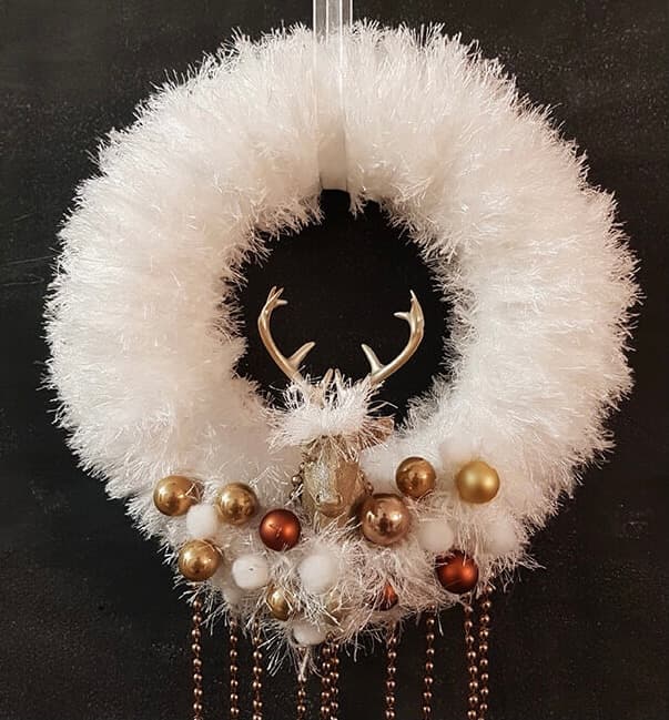 Detail povrchu polystyrenového věnce Sepas 20 cm