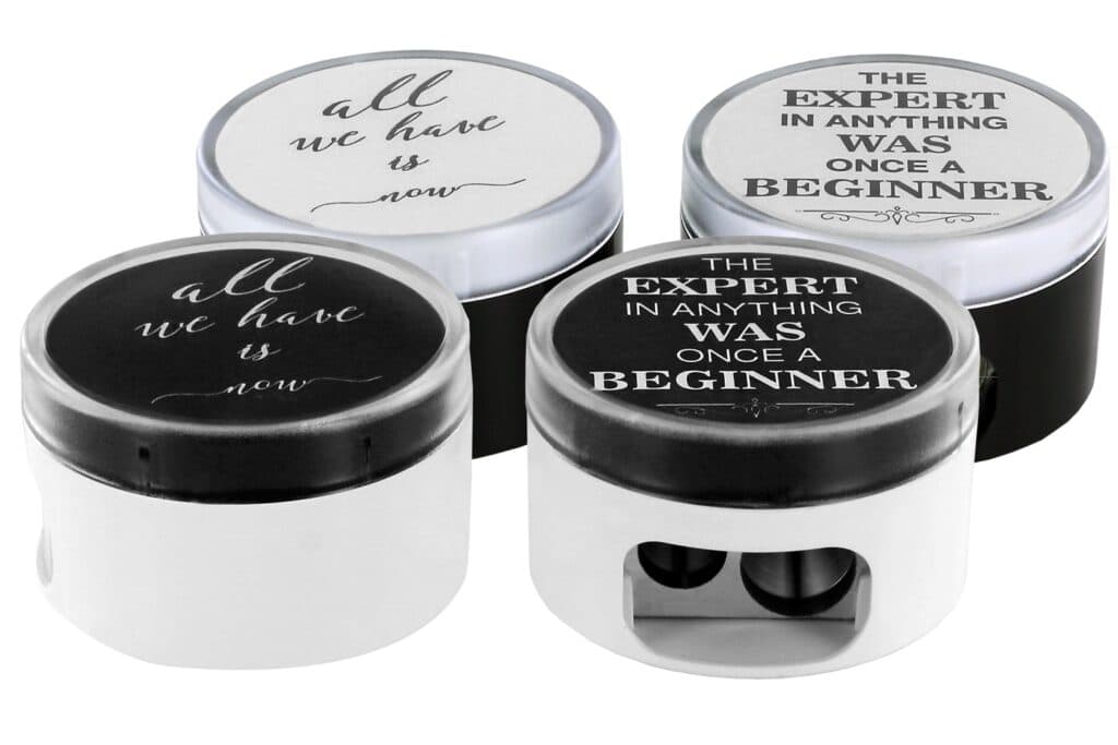 Ořezávátko se zásobníkem KUM Quotes B&W 208 KM2